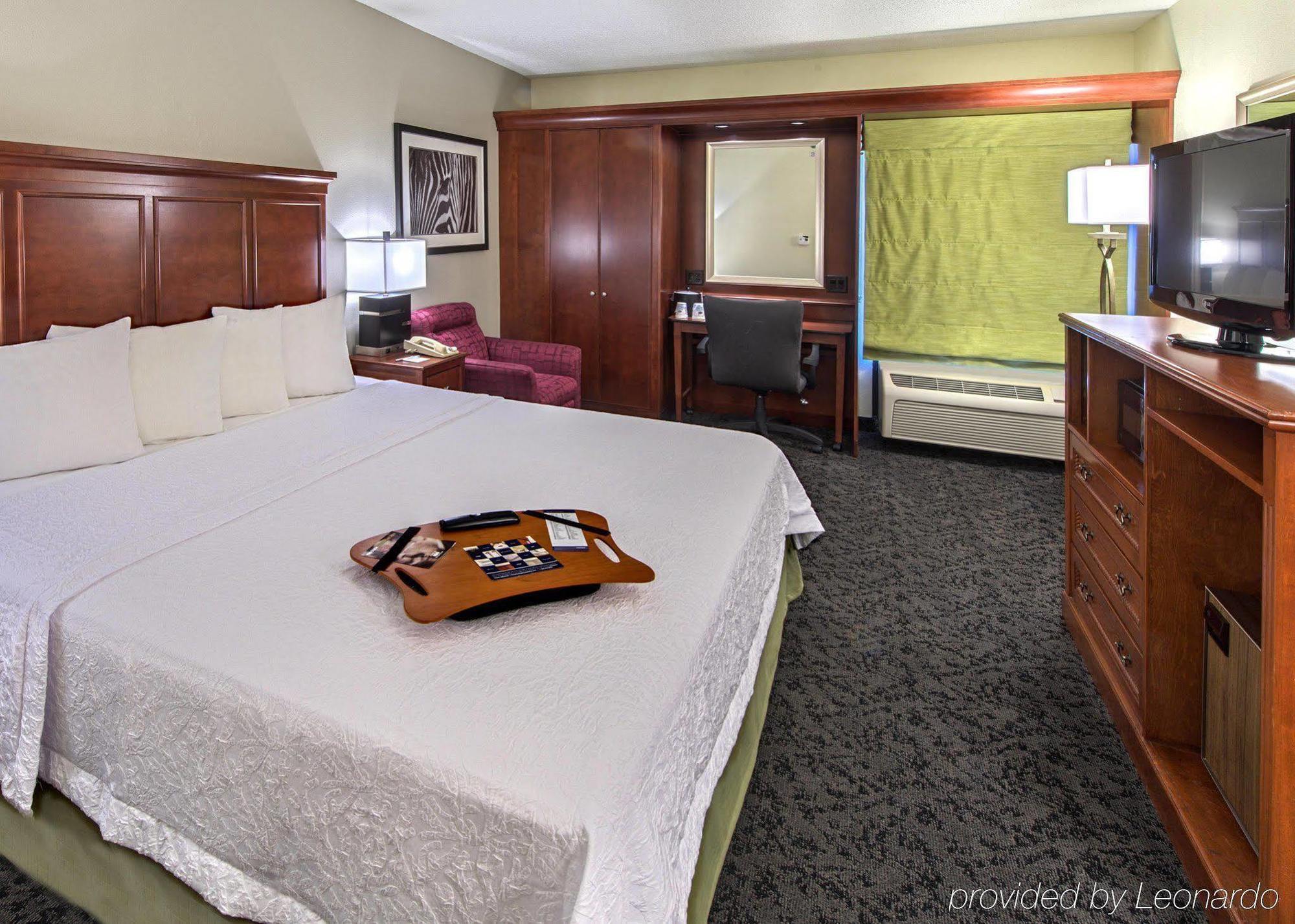 Hampton Inn Charlotte/Matthews Exterior photo